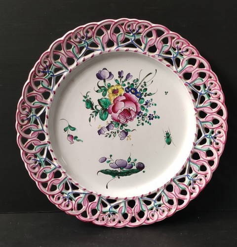 Plat ajoure decor - a, et