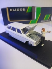 peugeot 204 break 1/43 Blanche ELIGOR. ( avec Une Figurine )