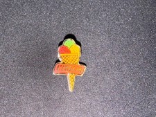 (V10) PINS BADGE ENAMEL VINTAGE CORNET GLACE 3 BOULES L'ITALIA REDWICK