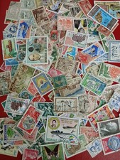 Lot 300 timbres des - lot,
