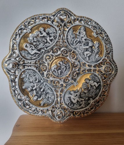 Assiette décorative - , r
