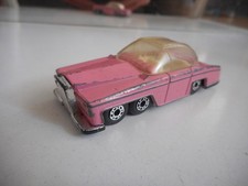 Voiture rose de Lady Penelope