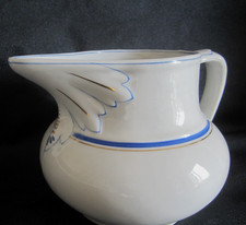Ancien broc de toilette pichet cache pot porcelaine blanche Liseré bleu et doré