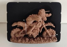 Figurine moto en résine Joe