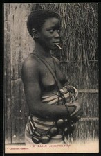 CPA Dakar, Jeune Fille Volof, afrikanische nackte Frau vor Hütte 