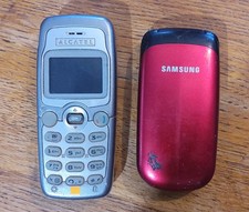 2 téléphones Dumbphone