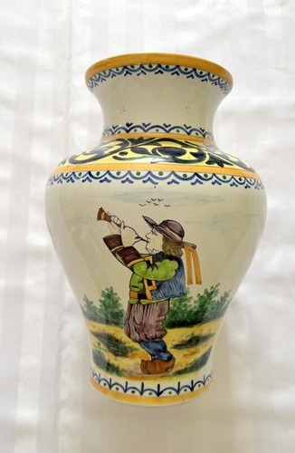 Quimper vase en faience - en,