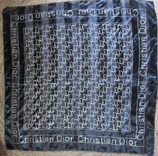 authentique FOULARD en SOIE - CHRISTIAN DIOR original Roulotté à la main - 96cm