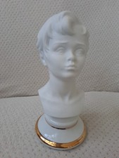 Ancien Biscuit, buste de