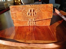 Très beau Sac à main femme cuir croco doublé cuir excellent état. 