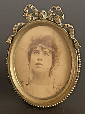 Cadre Bronze Laiton doré Style Louis XVI  Portrait de Sarah Bernard (1844-1923)