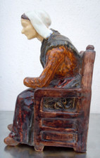 Statue femme bretonne