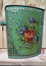 Corbeille à papiers ancienne tole peinte ajourée décors de fleurs