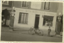 PHOTO ANCIENNE - VINTAGE SNAPSHOT - STATION POMPE À ESSENCE GARAGE - GAS STATION