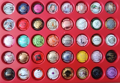 Lot capsules de - 7:, 40