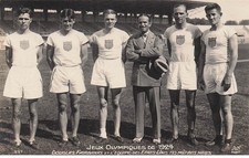 JEUX OLYMPIQUES 1924  Douglas Fairbanks et l'équipe des ETATS UNIS 110m Haies