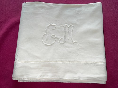 Beau drap ancien brodé - , et