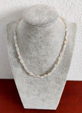 Collier de perles en Pierre de Lune - Longueur 38 cm.
