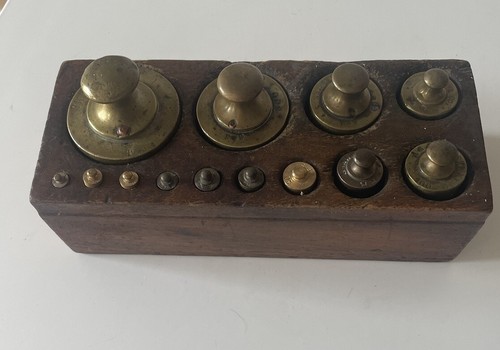 Rare ancienne série poids - de,
