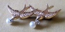 Ancienne broche unique - , couleur