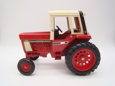 ERTL - TRACTEUR INTERNATIONAL HARVESTER 1086 - 1/16 - N° 462 - 1976 - ANCIEN -
