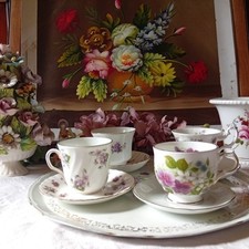 Service à thé pour  quatre Personnes en porcelaine fine Anglaise