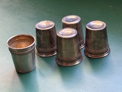 Ensemble gobelets en - de, 5
