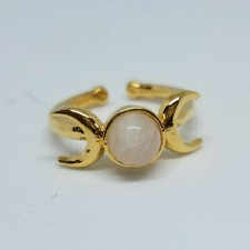 Bague martelée plaquée or réglable avec lunes et pierre de lune création unique