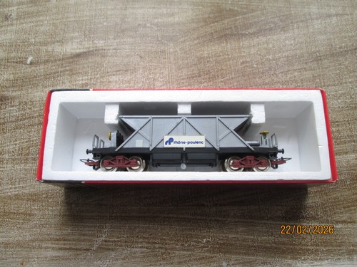 Wagon trémie à - trémie,
