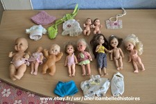 Lot de petites poupées