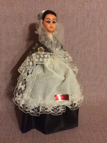 Poupee folklorique régionale