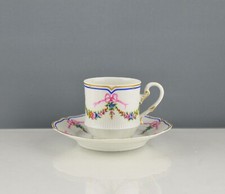 Tasse à café et soucoupe en