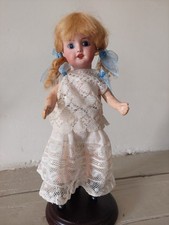 Poupée ancienne porcelaine