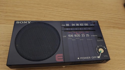 Sony portable vintage radio - portable,