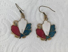 PAIRE DE BOUCLES D'OREILLES FLORALE/ METAL DORE/ EMAIL CLOISONNE/ ANNEES 1970