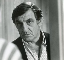 LINO VENTURA  UN PAPILLON SUR L'EPAULE 1978 VINTAGE PHOTO ORIGINAL