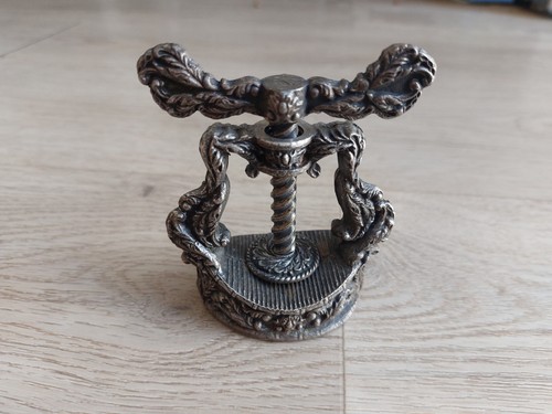 Casse noix ancien ornemental - casse-noix,