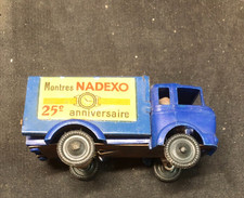 VOITURE TOLE PUBLICITAIRE AVEC