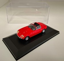 Renault 4 Sovam 850VS 1966 1/43 Universal Hobbies Boite Vitrine