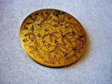 ancienne boite à poudre vogue vanities