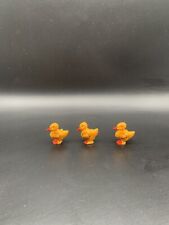 Lot de 3 figurines publicitaires Ergee Ducklings Ergolanchen des années 1960.