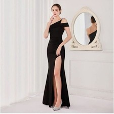 Enzo Fleur Women’s Gown