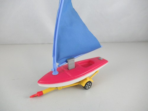 Voilier corgi seaspray sur - corgi,