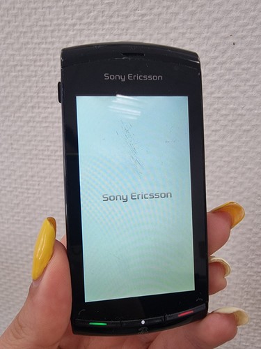 Sony ericsson vivaz u5i - ericsson,