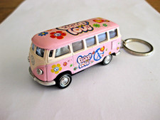 porte-clé VW COMBI T1 rose et blanc 1/64 peace and love