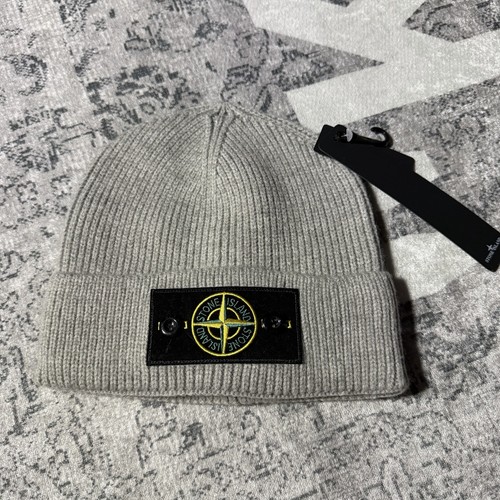 Gray stone island beanie - gray,