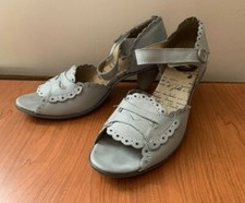 Belles chaussures DKODE pointure 40