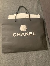 Shopping bag CHANEL avec CAMELIA sac cadeau en papier/ paper carrier   44x34x10