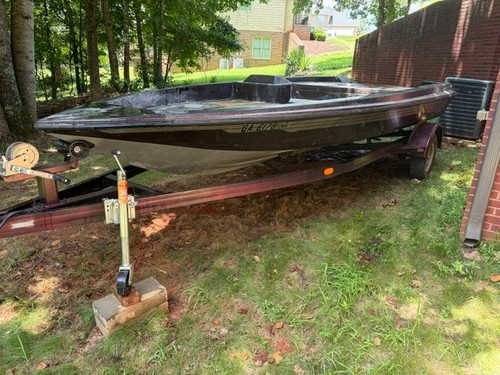 Ranger bass boat - ranger,