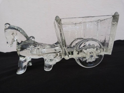 Charrette verre tiree par - en,